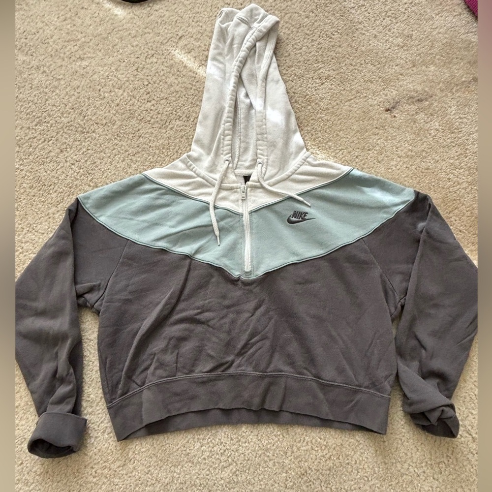 NIKE Women’s Sportswear Heritage Crop Half-zip Hoodie